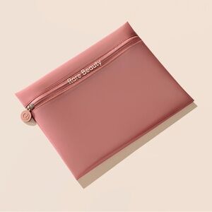 Pore Beauty find comfort tinted Pouch. New!